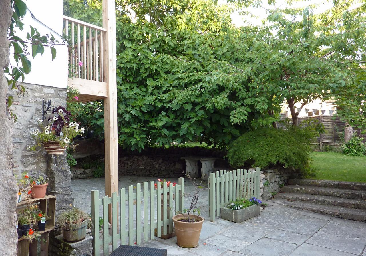 Westbury Cross House Bed & Breakfast Exterior photo